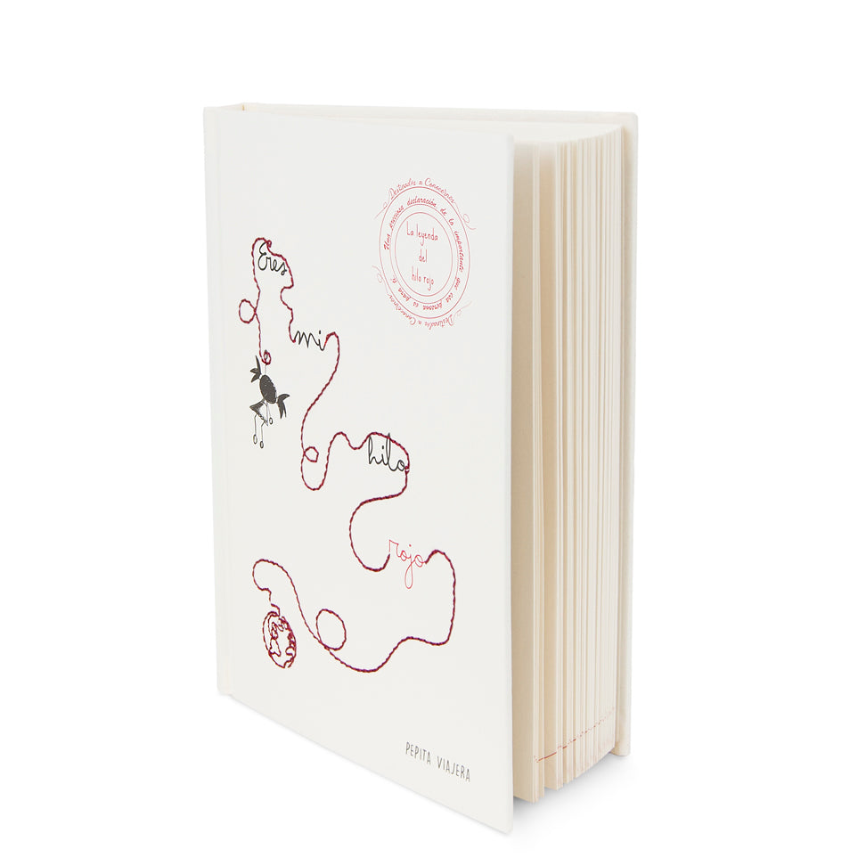 Pack Niji con cuaderno, vela, taza y botella del Hilo Rojo.