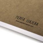 Vista detalle logo del planificador diario de la marca Pepita Viajera modelo Eterna. Libre de fechas, úsalo cuando quieras